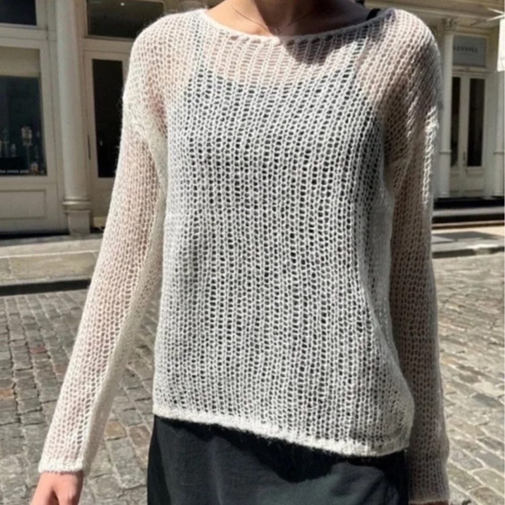 Brandy Melville COLETTE Lightweight Wide Knit Sweater Cream Small/Medium